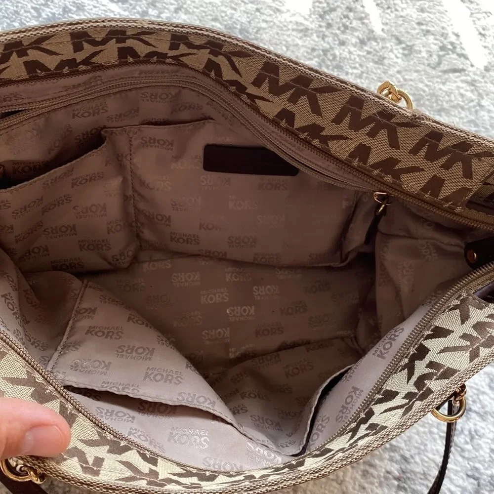 Michael Kors monogram logo tote purse shoulder bag in EUC